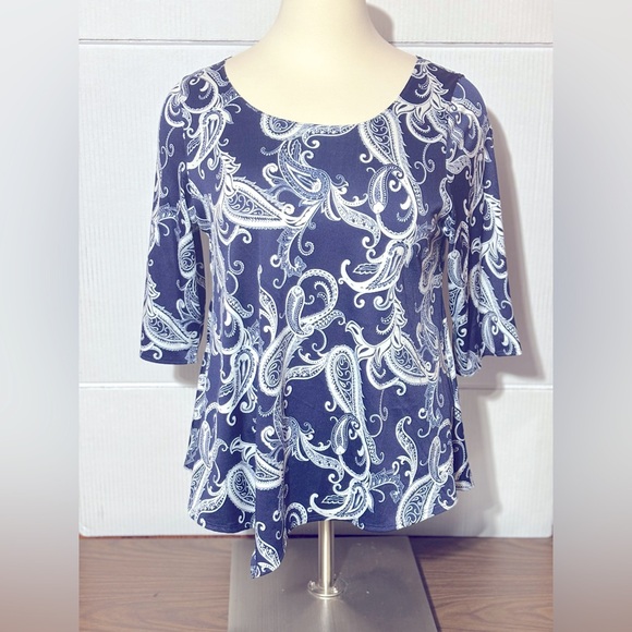 Star Vixen 3X jagged him 27”/31” L. 22” p2p 3/4 length sleeve navy blue/white. - Picture 2 of 7